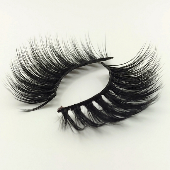 CosmicFlutter (Style #H632) 20-23mm Cruelty-Free 3D Mink Lash - Picture 14 of 16